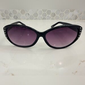 Daisy Fuentes Black Sunglasses with Pinkish Tint and rhinestones